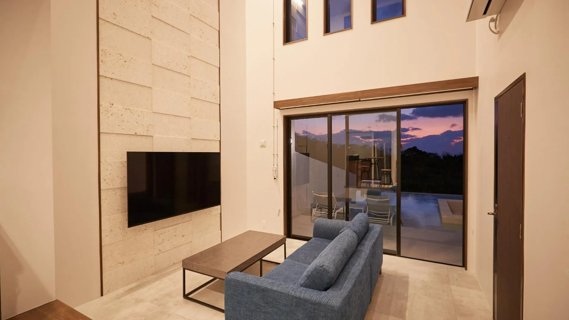 오키나와 본섬 아단 리조트 라나 스위트 빌라 5성급 호텔 로비