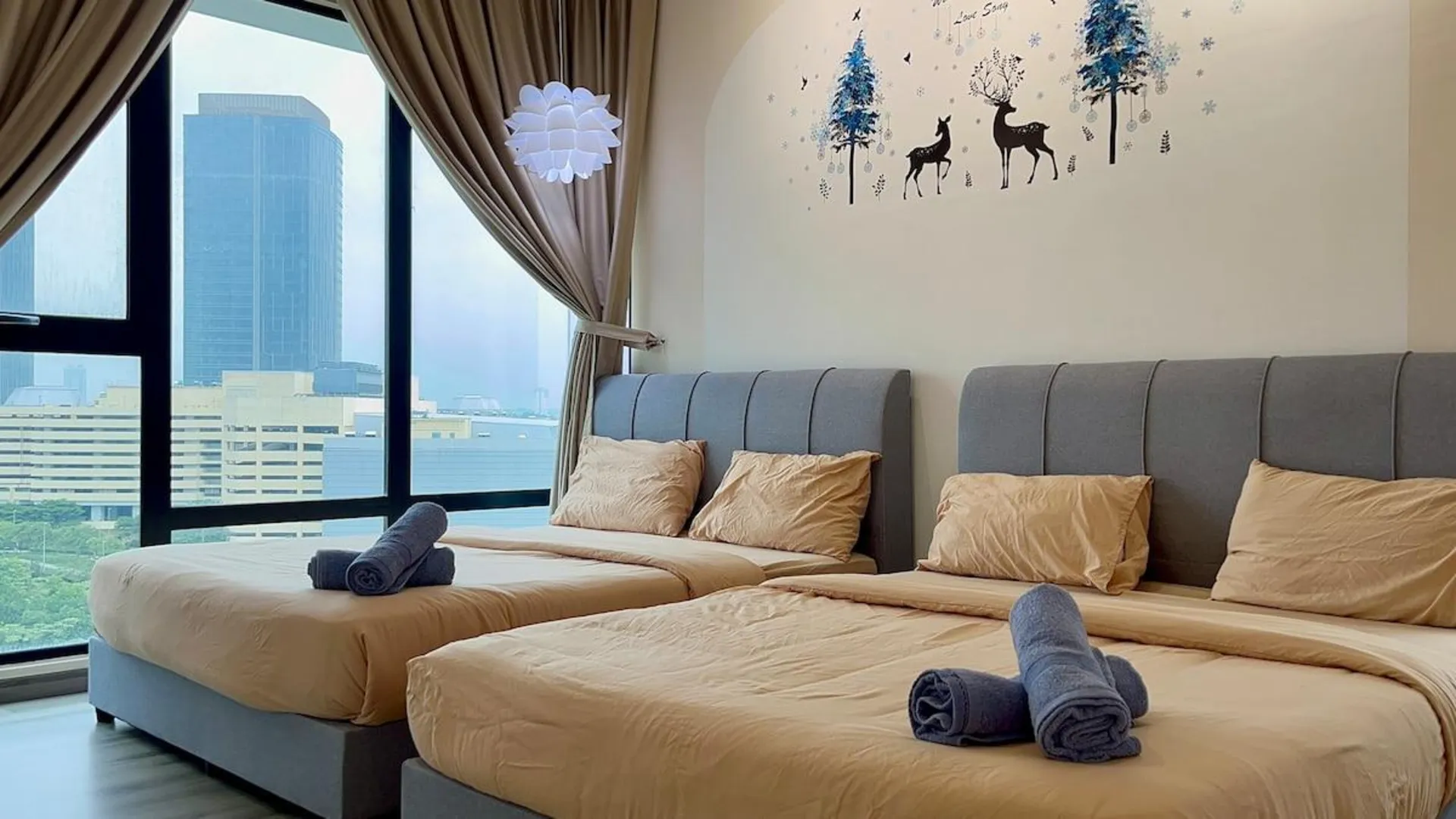 조호바루 / 조호르바루 수투랑바루의 프라이빗 하우스 (m², 침실 4개, 프라이빗 욕실 3개) 4성급 게스트하우스 스위트룸