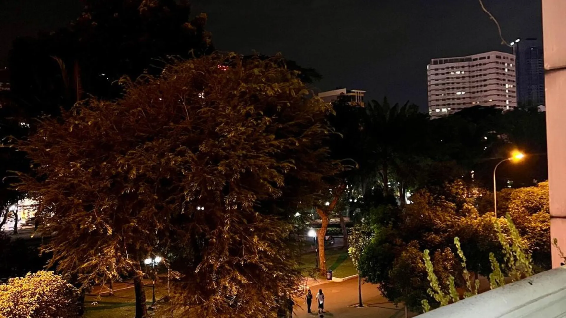 호치민 1군의 프라이빗 하우스 (m², 침실 1개, 프라이빗 욕실 1개) 2성급 싱글룸 외관