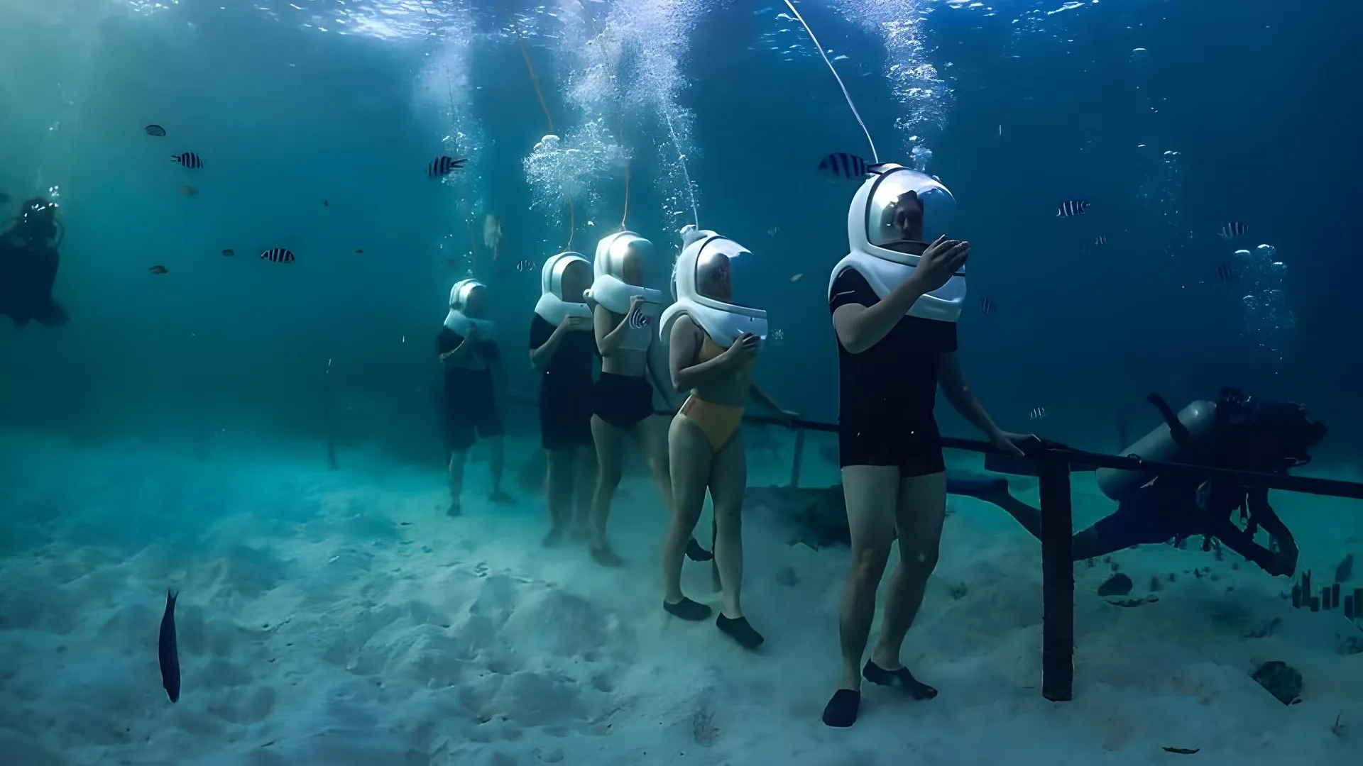 셈포르나 The Ship GuetsHouse II 1성급 호텔 외관