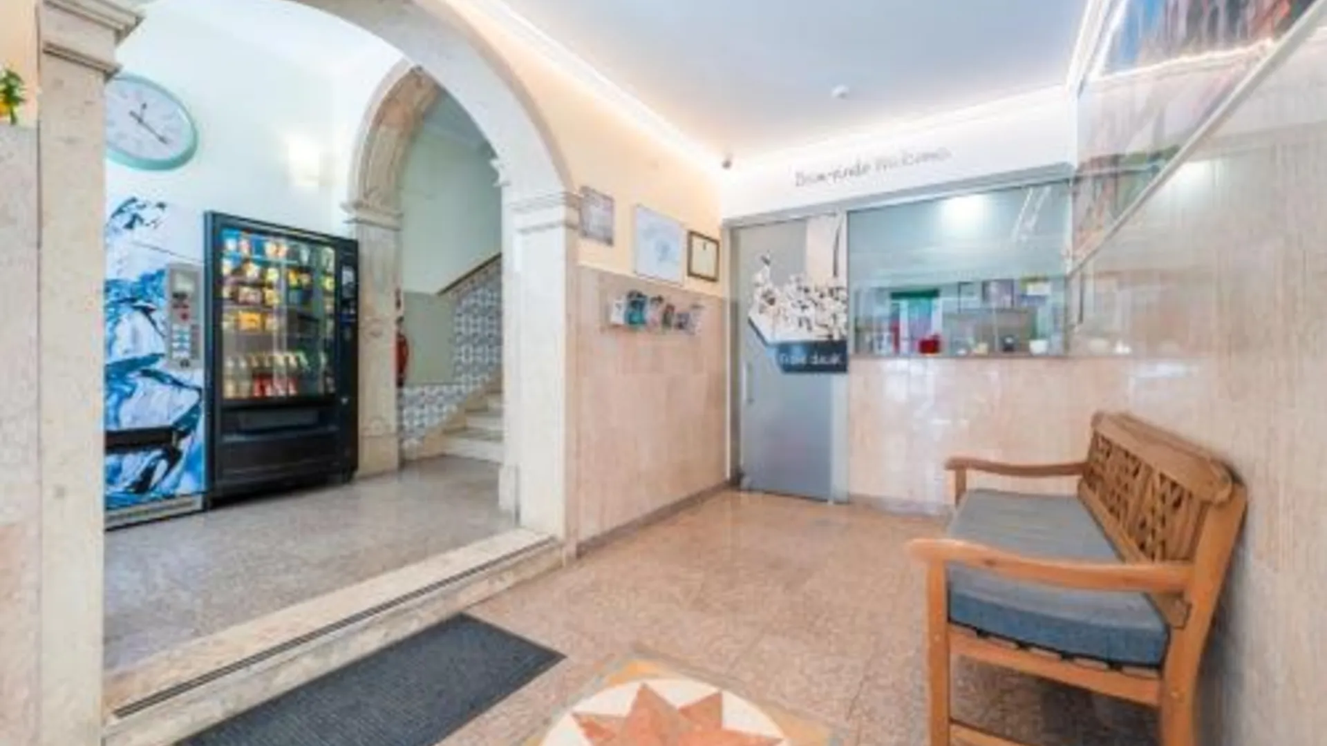 리스본 노르테 게스트하우스 3성급 호텔 로비