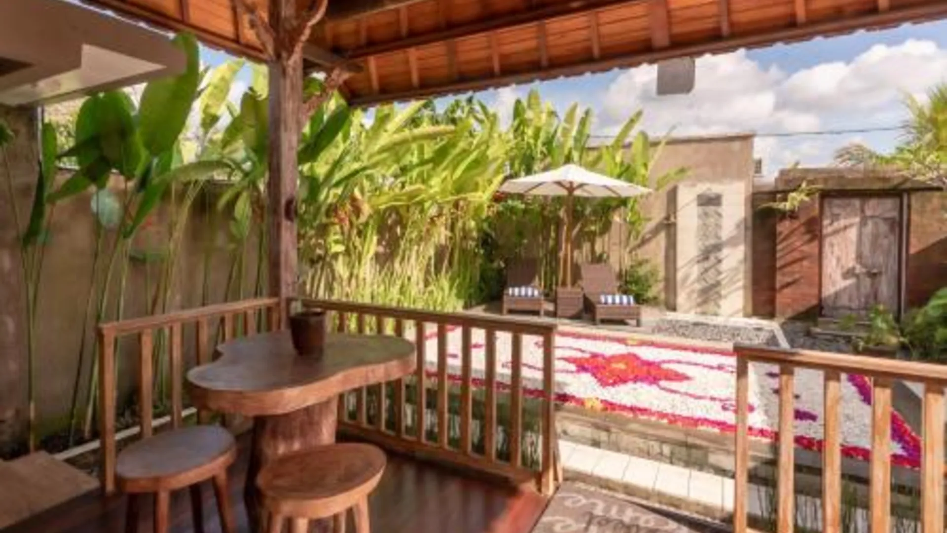 발리 Sridewi Villas Ubud 호텔 수영장