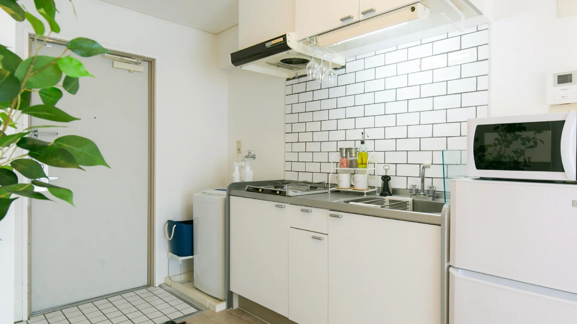 오키나와 본섬 l★5B 国際通り・空港10分！観光・ビジネス・ワーケーションに最適な無人ゲストハウス 3성급 싱글룸 로비