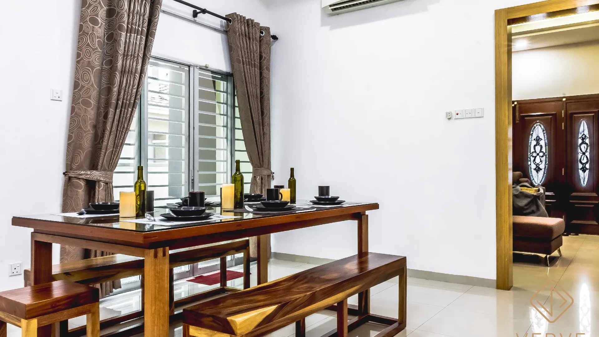 이포 타만 반다라야의 프라이빗 하우스 (2000m², 침실 6개, 프라이빗 욕실 1개) 2성급 게스트하우스 수영장