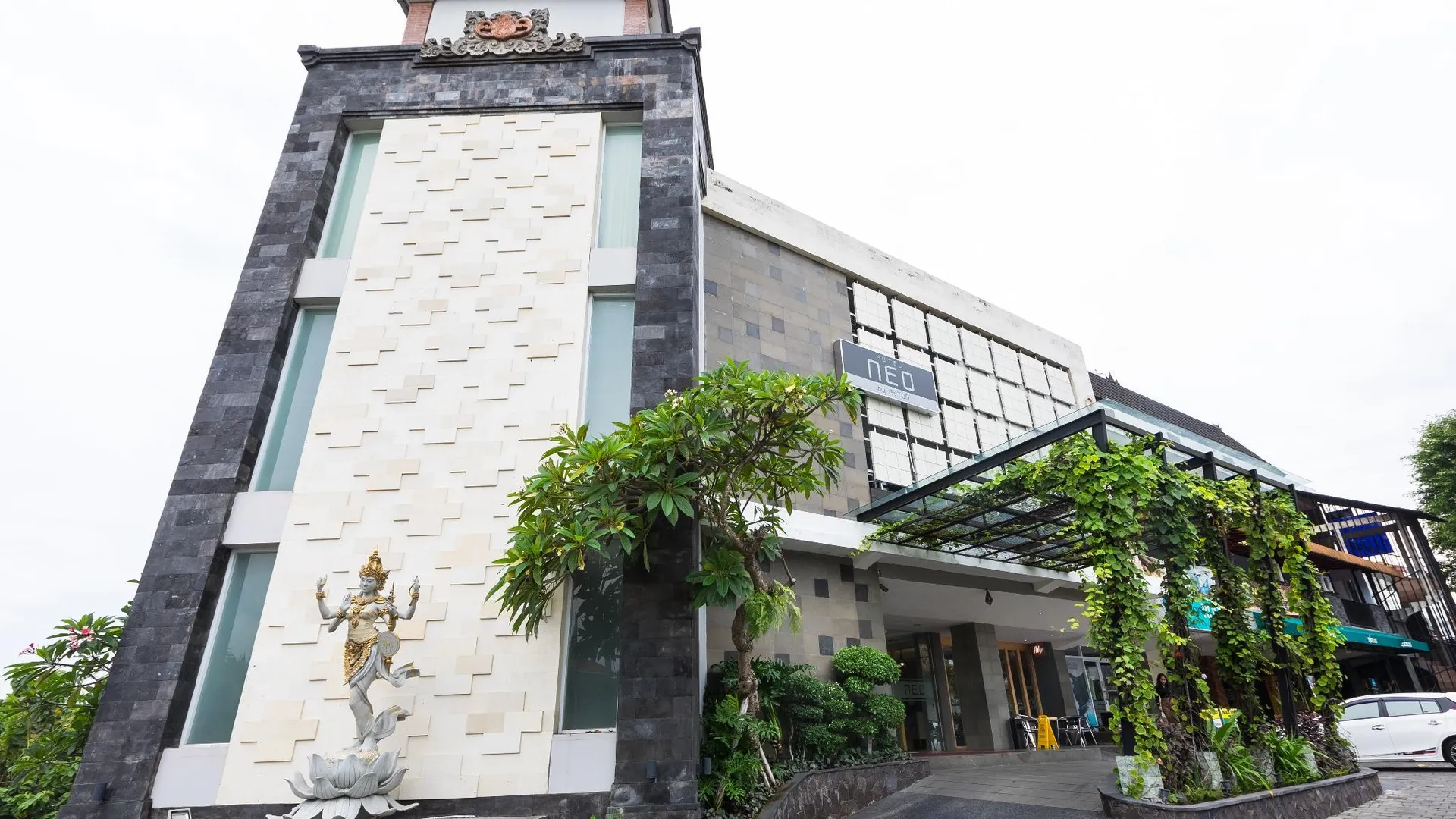 발리 호텔 네오 덴파사르 바이 애스턴 3성급 호텔 레스토랑