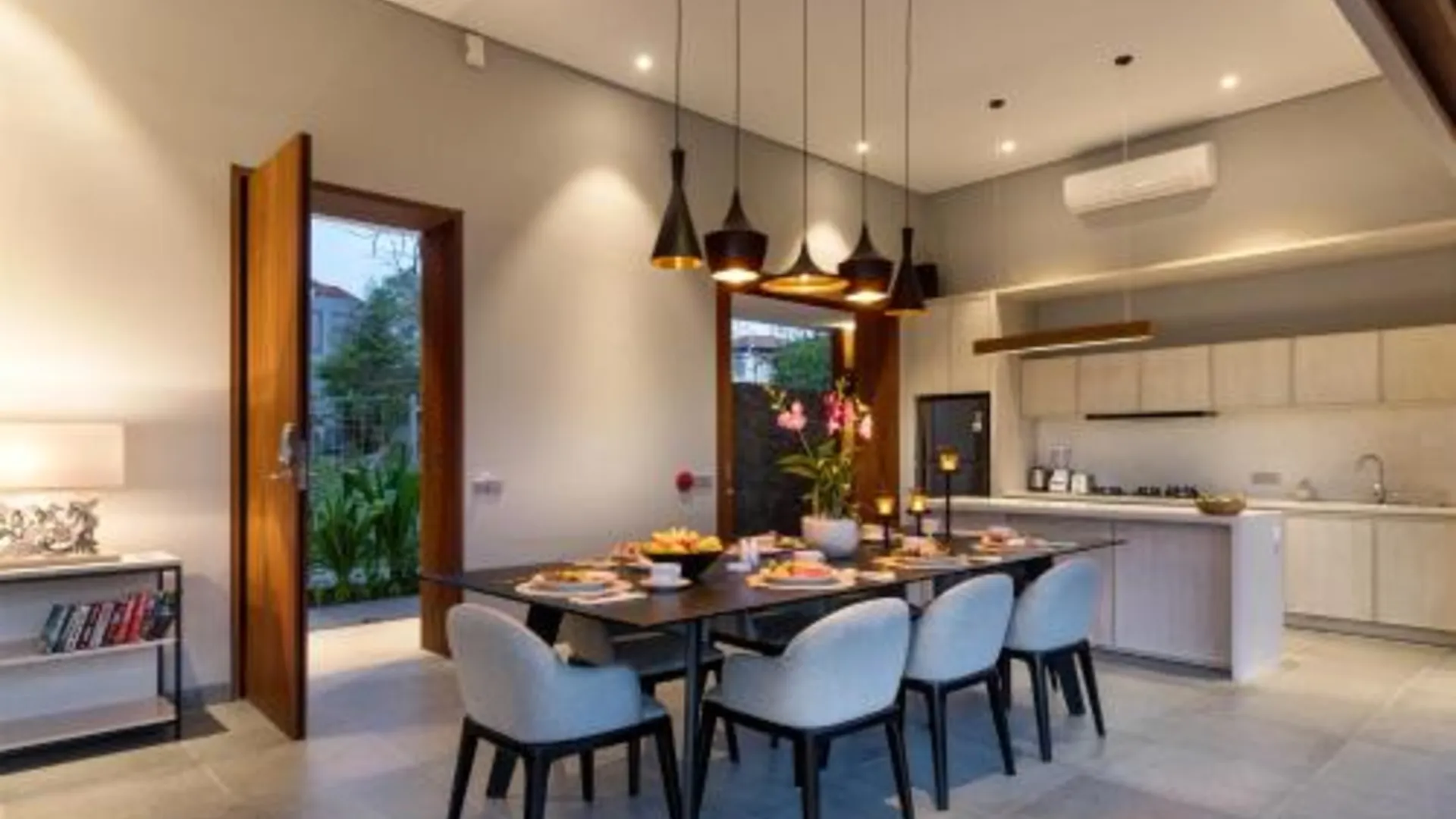 발리 아마린 스미냑 5성급 호텔 수영장