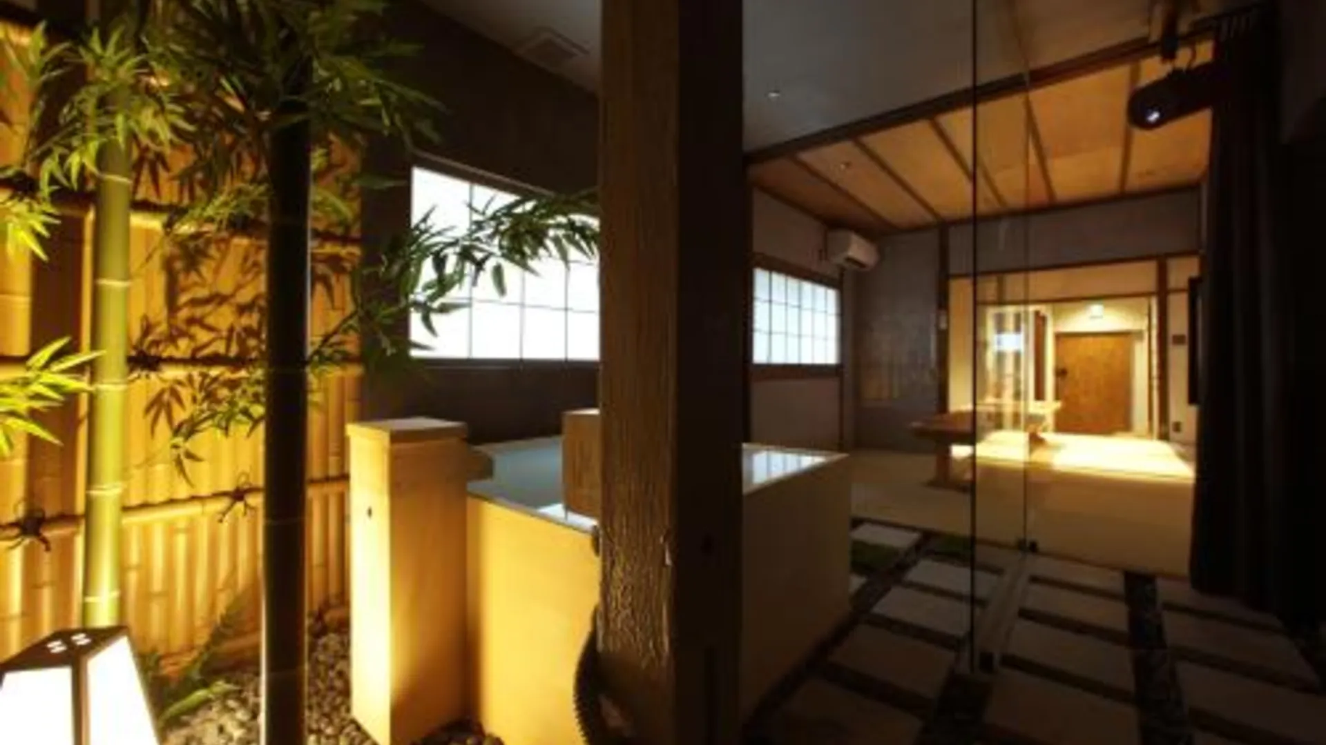 오사카 난바의 프라이빗 하우스 (80m², 침실 3개, 프라이빗 욕실 2개) 4성급 게스트하우스 수영장