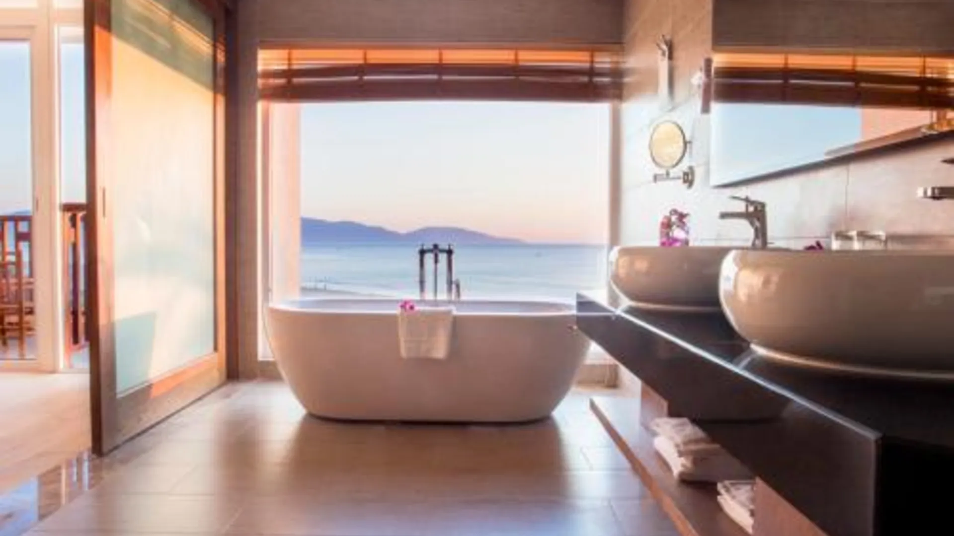 다낭 샌디 비치 논 누크 리조트 4성급 호텔 스위트룸