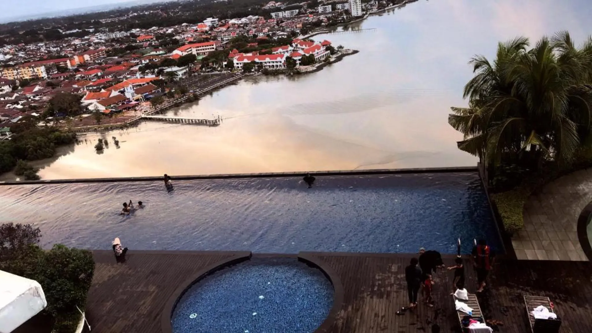 말라카 멜라카 라야의 프라이빗 하우스 (100m², 침실 2개, 프라이빗 욕실 2개) 3성급 싱글룸 부대시설