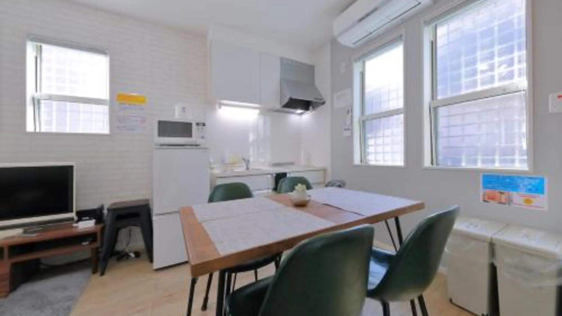 오사카 新築 一軒家貸切 関西国際空港から直通 難波 梅田直通 好立地 2성급 싱글룸 수영장