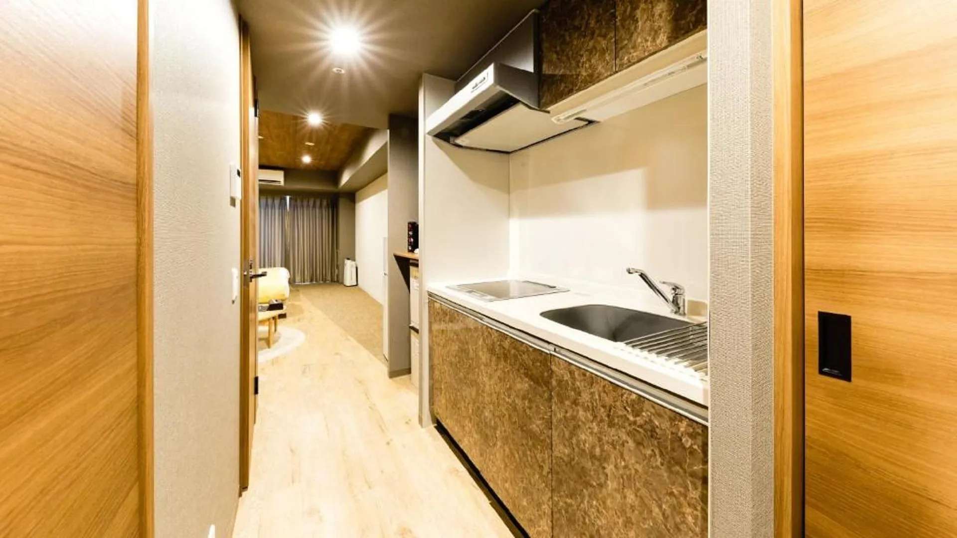 오사카 TAKUTO HOTEL 신사이바시 3성급 호텔 전망