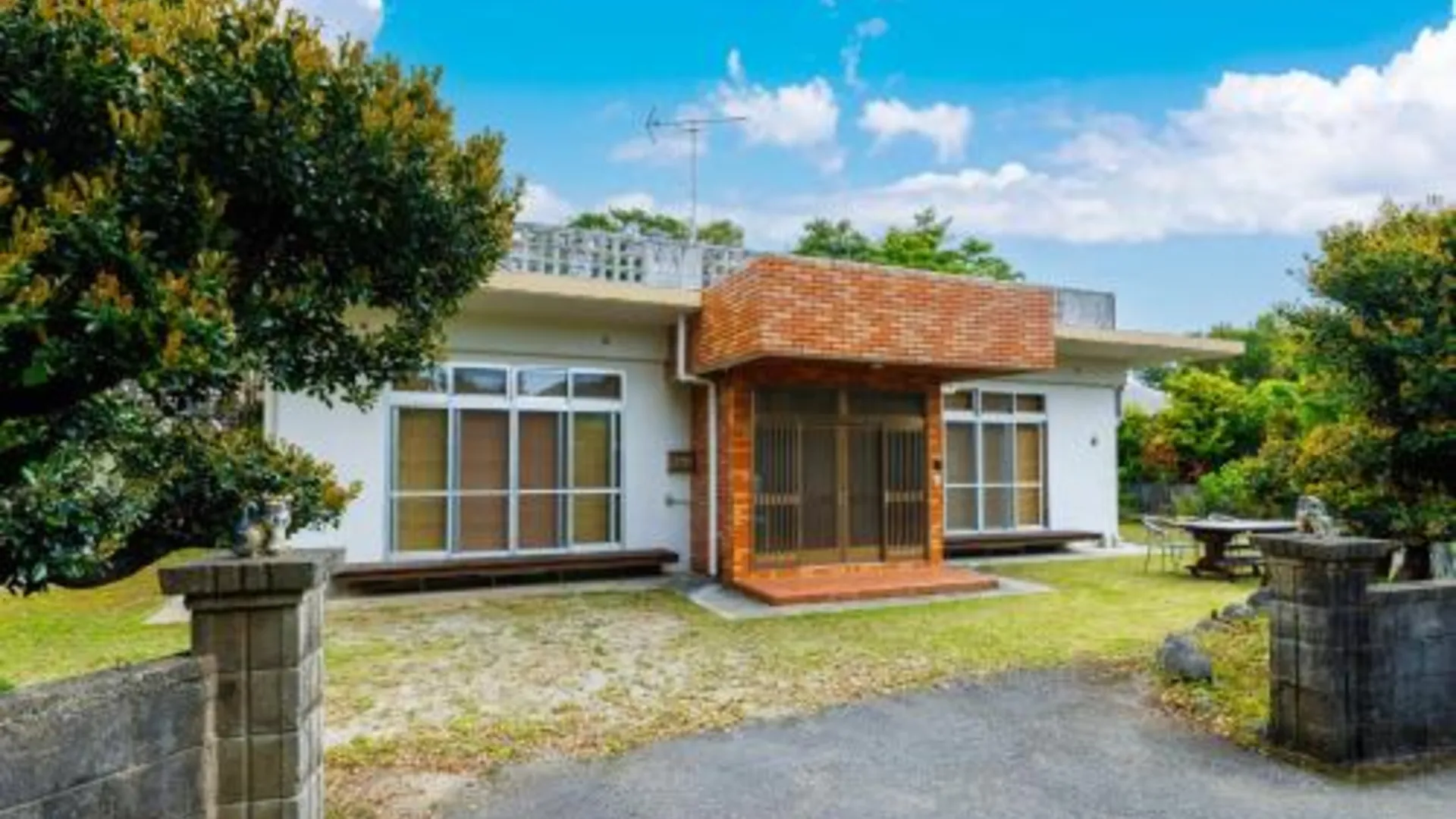 오키나와 본섬 炭でBBQ可能Grandmas House 山の宿はジャングリアすぐ近く 4성급 싱글룸 레스토랑