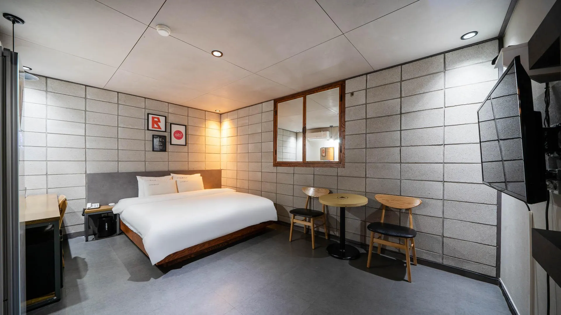 창원 창원 명서동 플레이 호텔 스위트룸