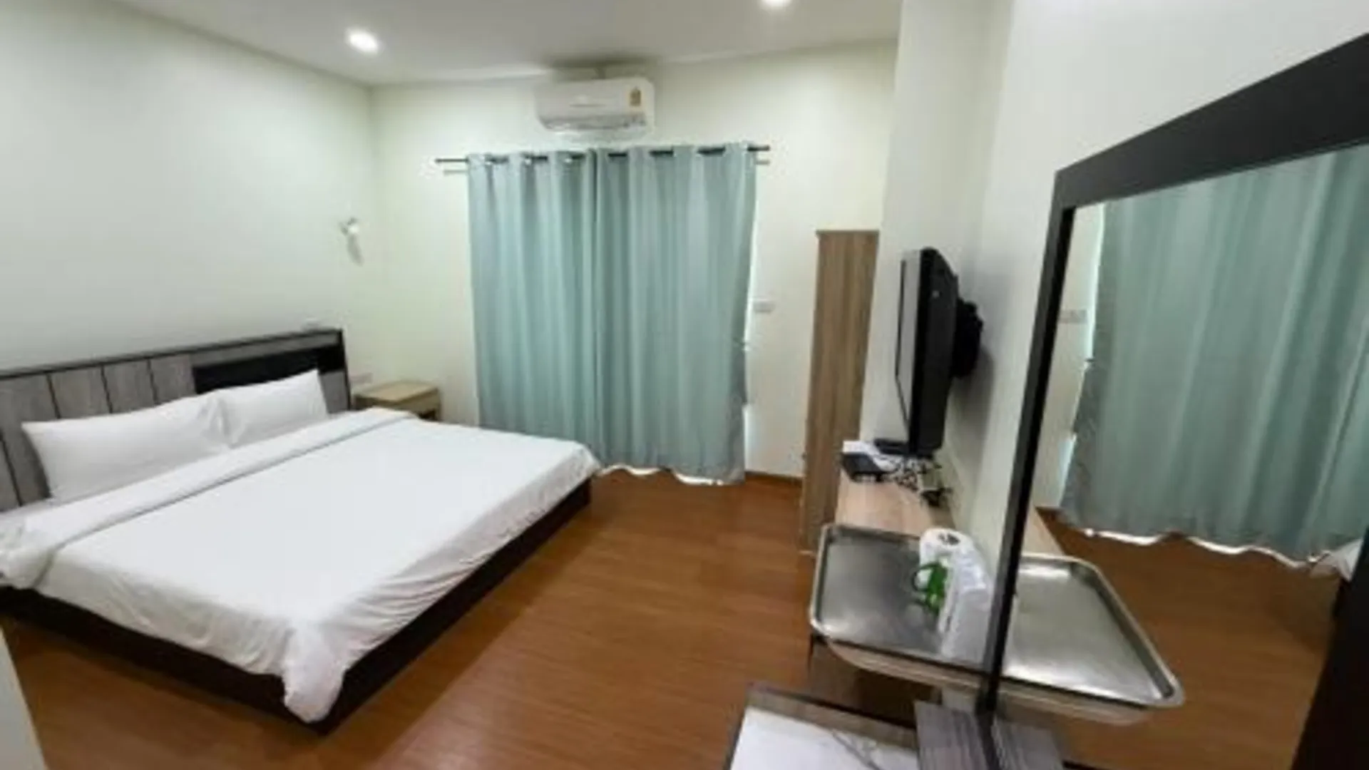 방콕 더 부라파 룸스 2성급 호텔 스위트룸