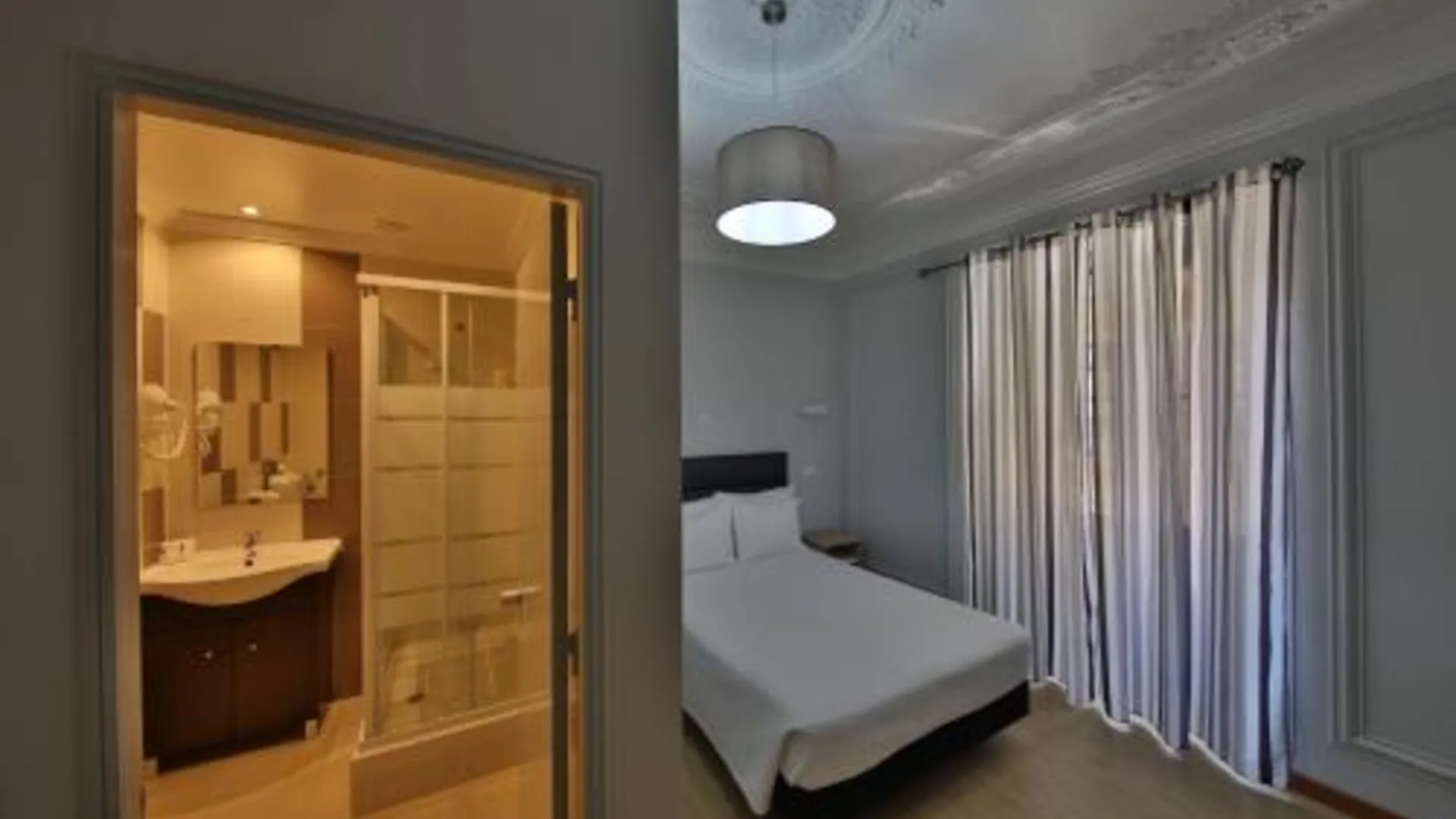 리스본 우 일레트리쿠 게스트하우스 3성급 호텔 스위트룸