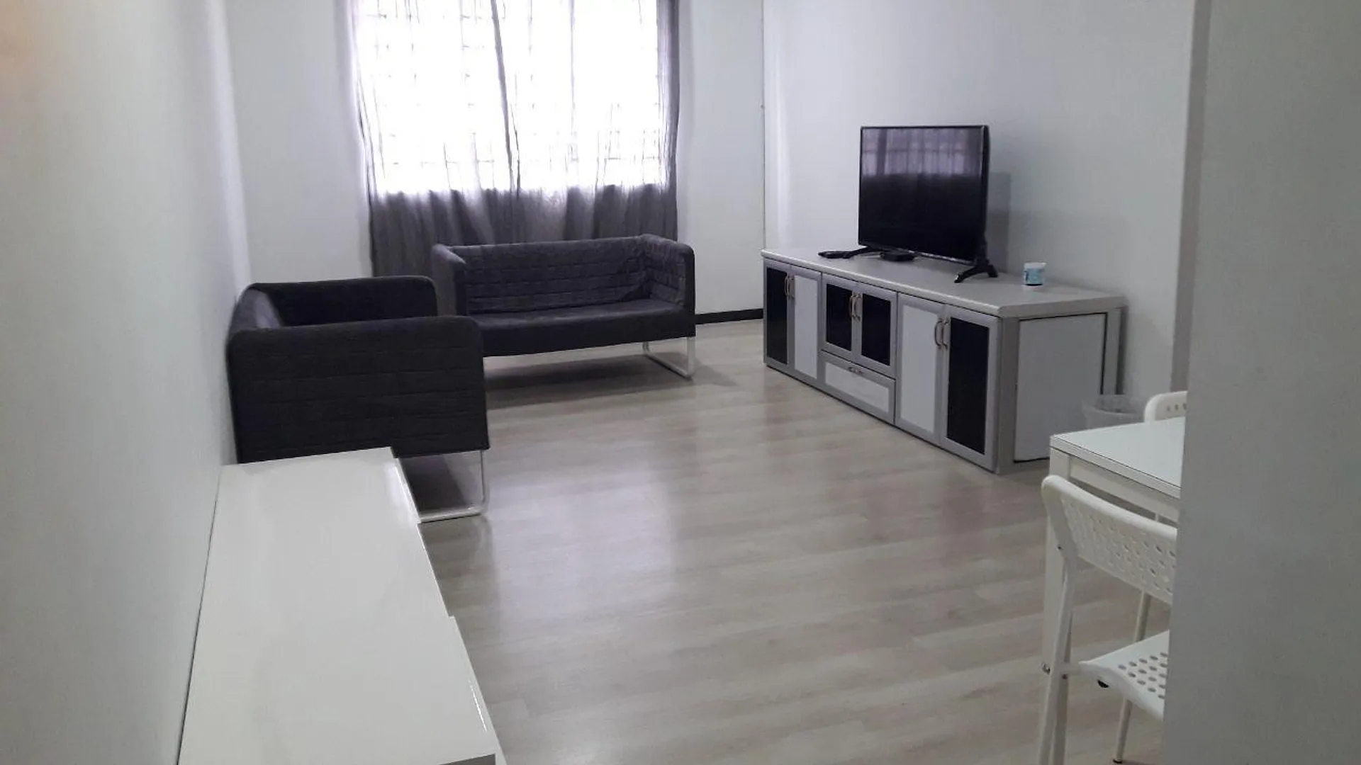 쿠알라테렝가누 바투 부록의 아파트먼트 (840m², 침실 3개, 프라이빗 욕실 2개) 3성급 싱글룸 스위트룸