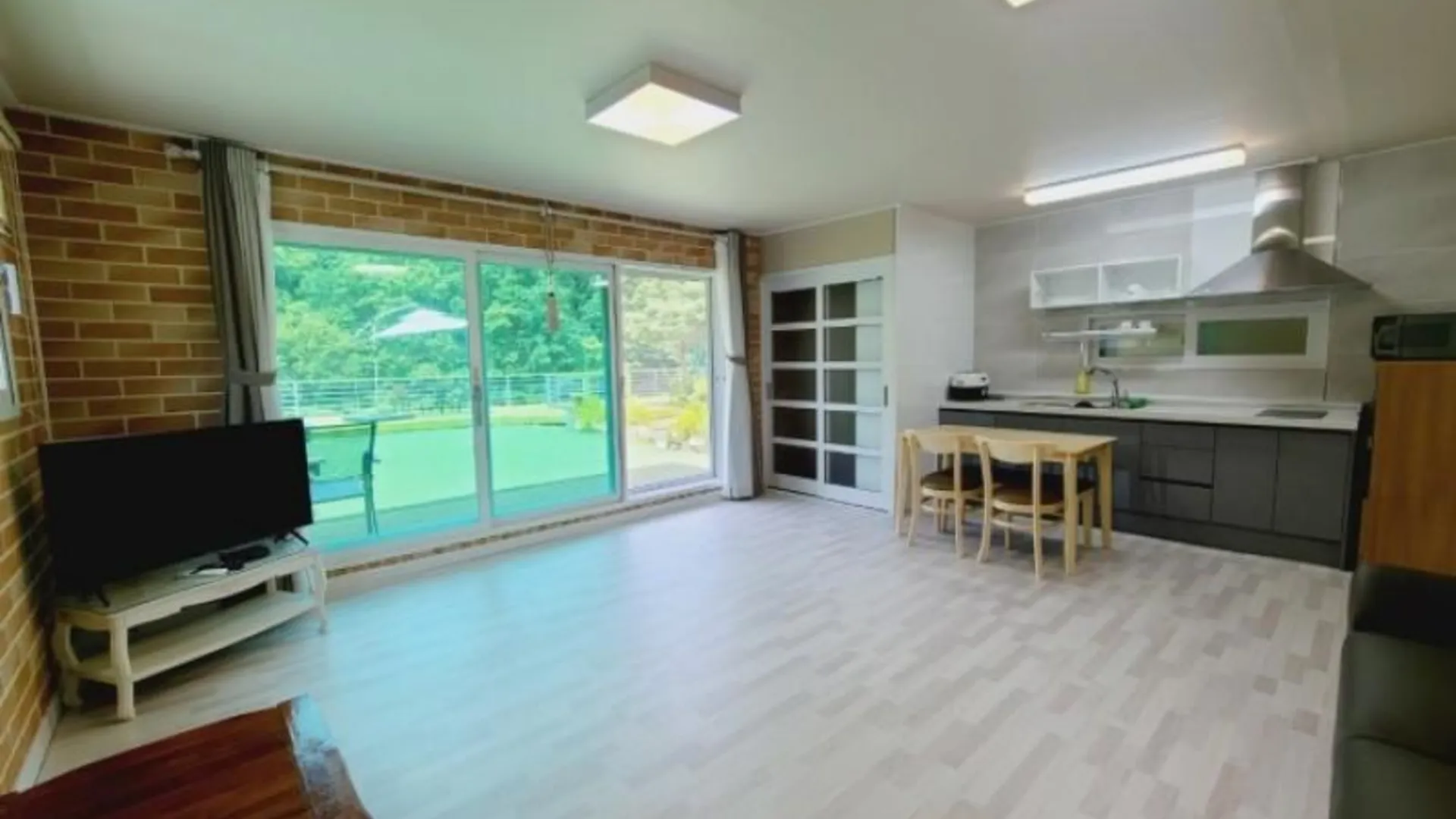 가평 가평 초록정원계곡독채펜션 2성급 게스트하우스 스위트룸