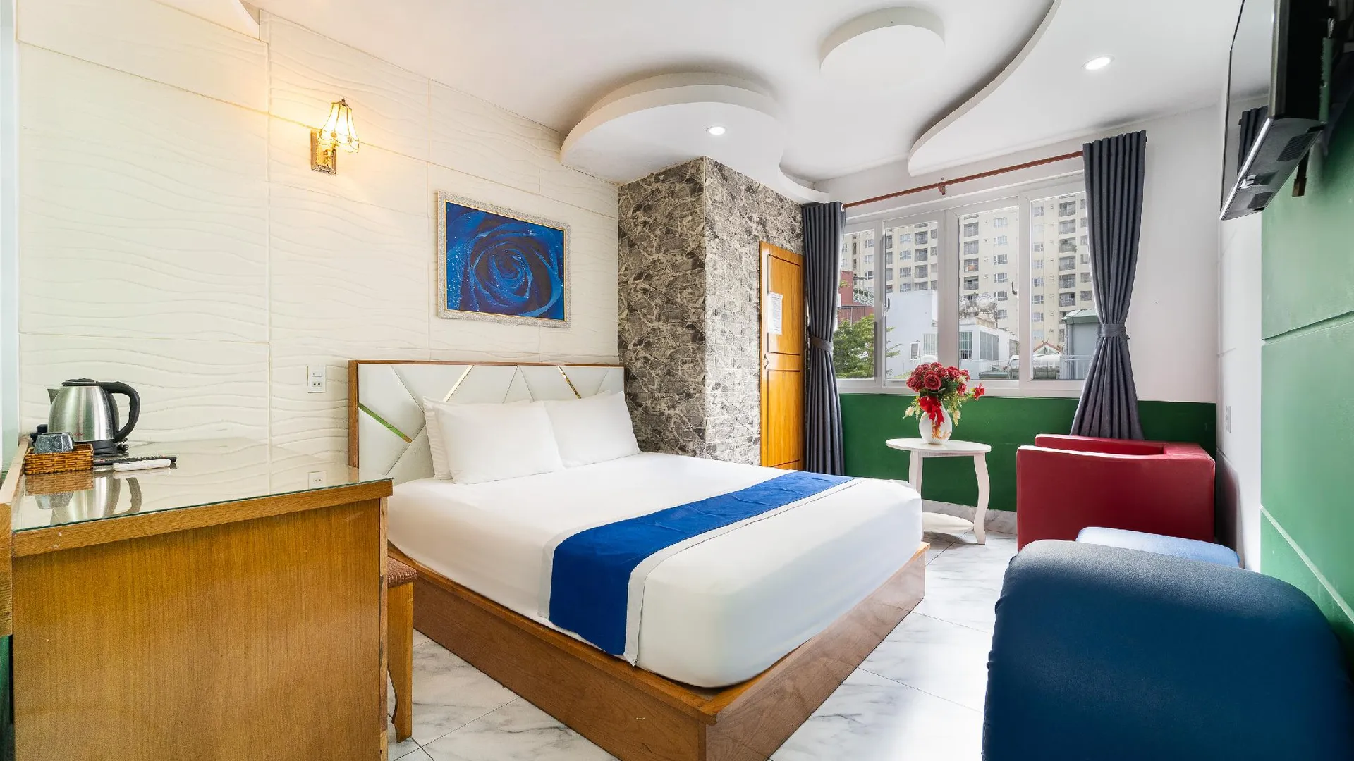 호치민 컬렉션 오 선라이즈 호텔 쭝선 롯데마트 근처 3성급 호텔 스위트룸