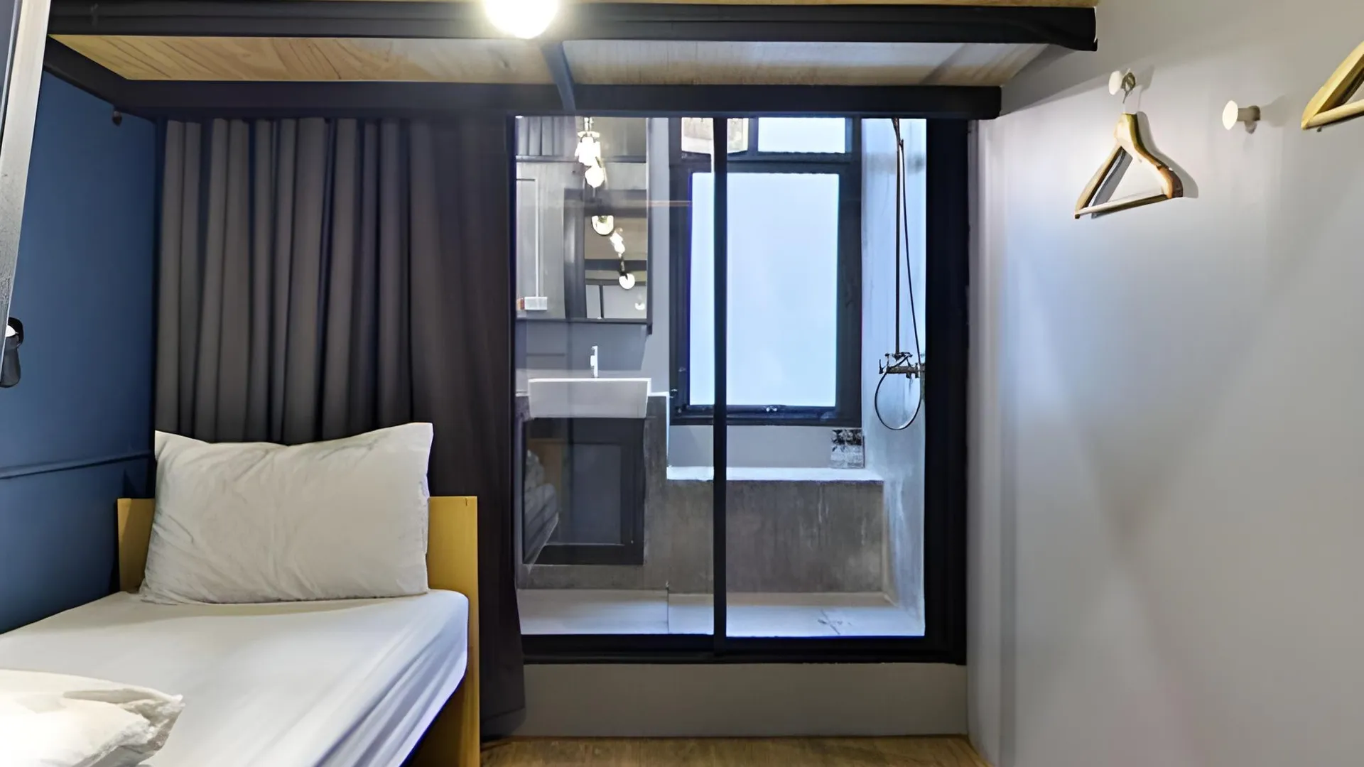 방콕 실롬 스페이스 호스텔 2성급 호텔 전망