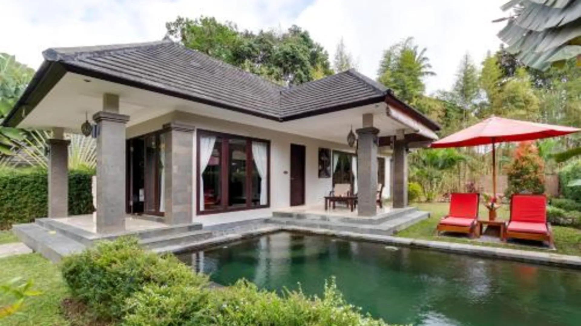 발리 수아라 에어 빌라스 3성급 호텔 수영장