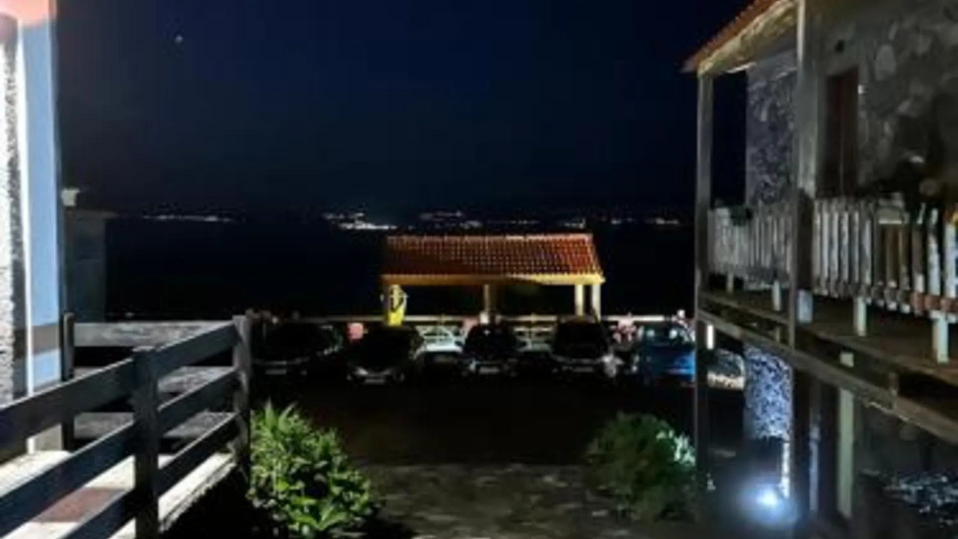 상 하케 도 피코 Sara Village 4성급 게스트하우스 수영장