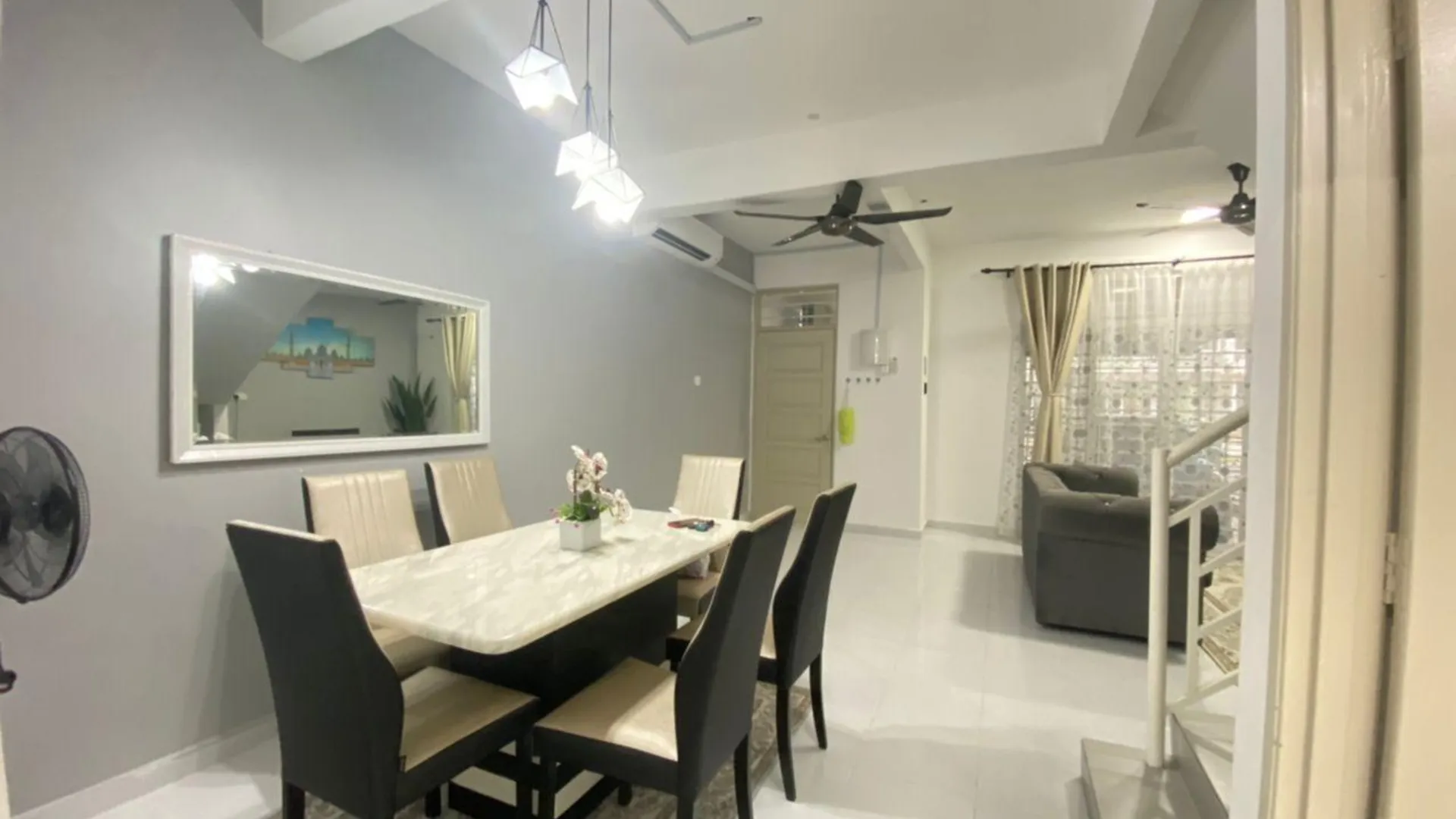 란타우 판장 캄풍 게레탁의 프라이빗 하우스 (130m², 침실 4개, 프라이빗 욕실 3개) 3성급 싱글룸 외관