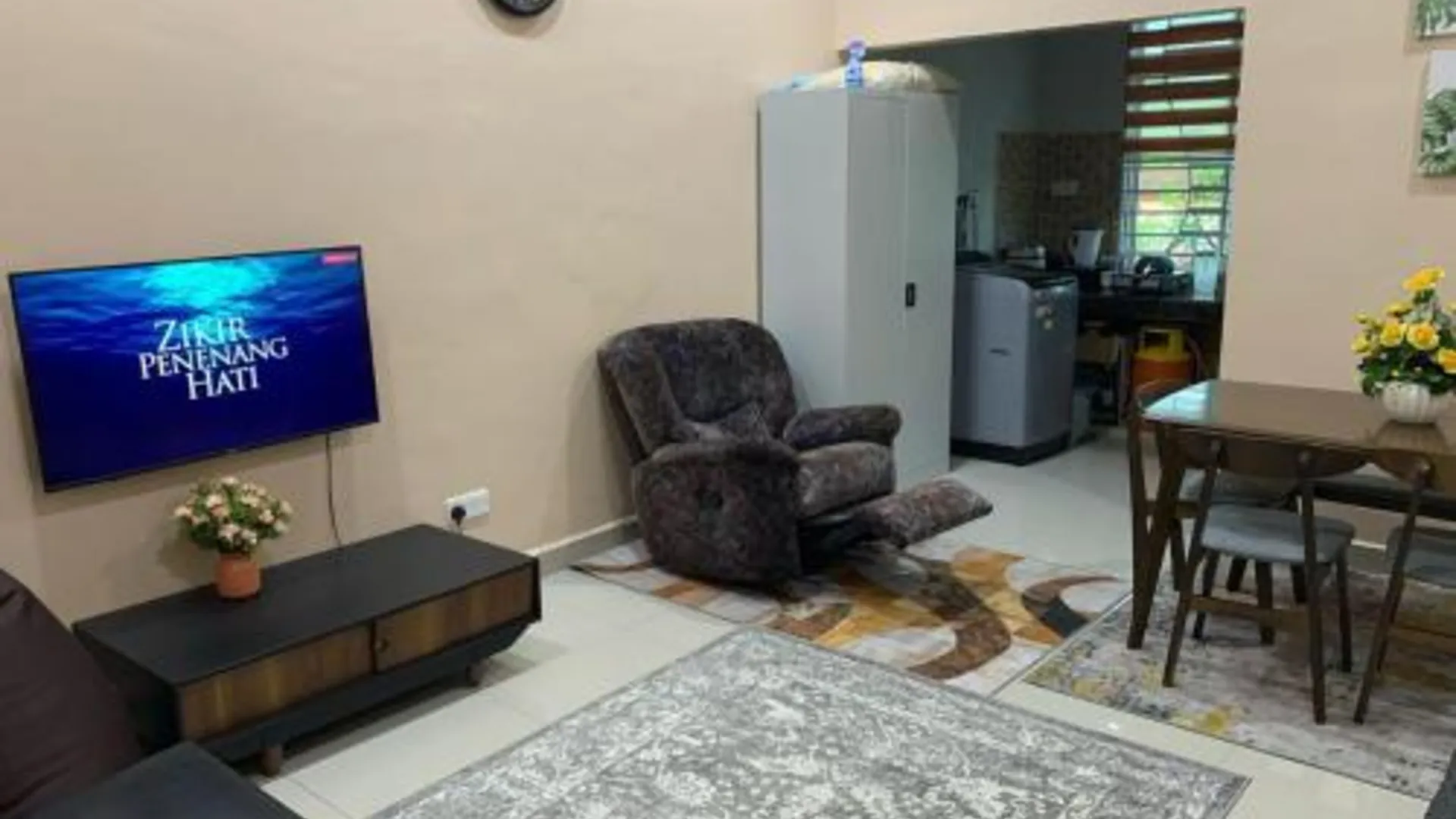 타나 메라 젤리의 프라이빗 하우스 (1050m², 침실 3개, 프라이빗 욕실 2개) 4성급 게스트하우스 외관