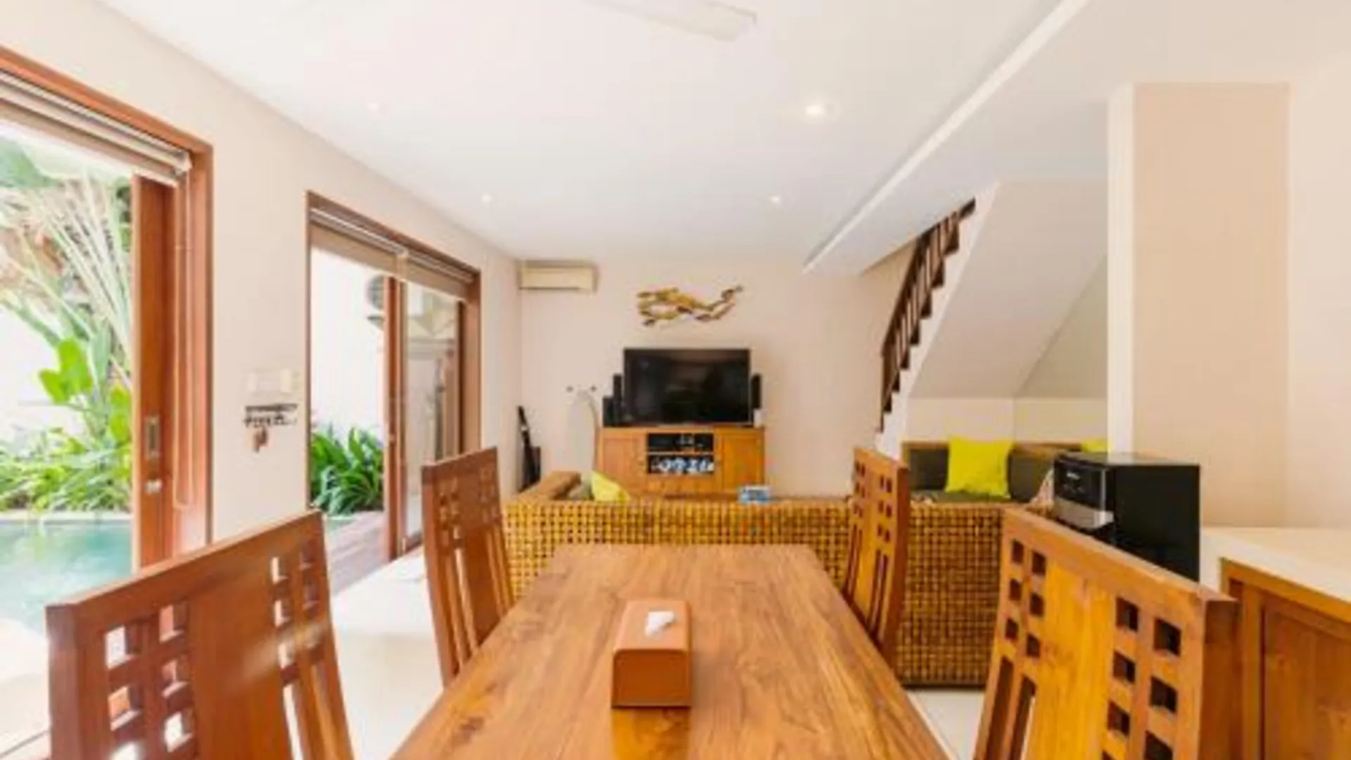 발리 짱구의 빌라 (80m², 침실 2개, 프라이빗 욕실 2개) 4성급 게스트하우스 로비