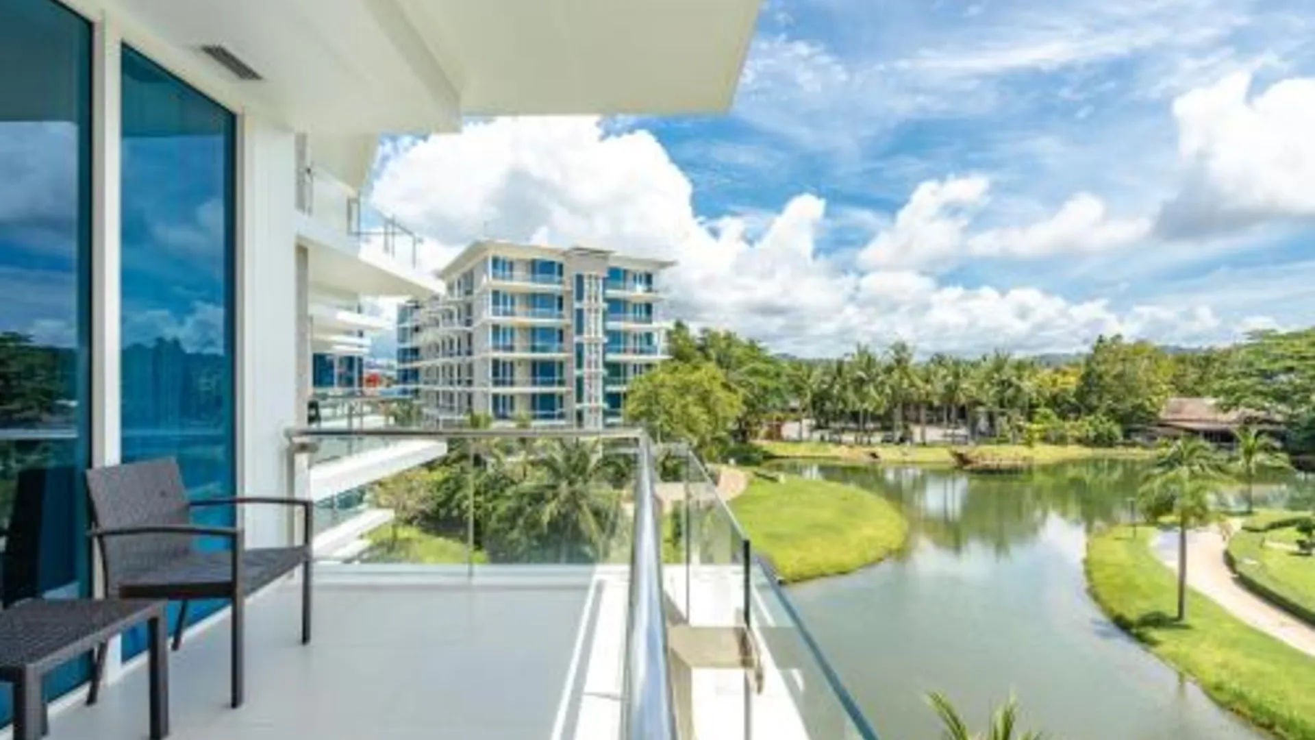 푸켓 스플래시 비치 리조트 푸켓; 패밀리 프렌들리 워터파크 리조트 푸켓 에어포트 근처 5성급 호텔 부대시설