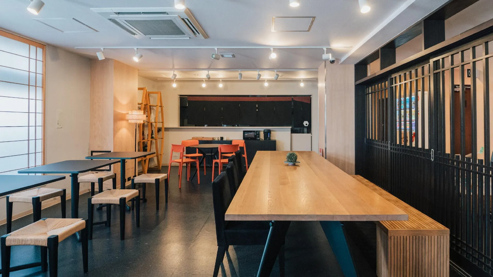 교토 칸세이 교토 하치조 3성급 호텔 외관