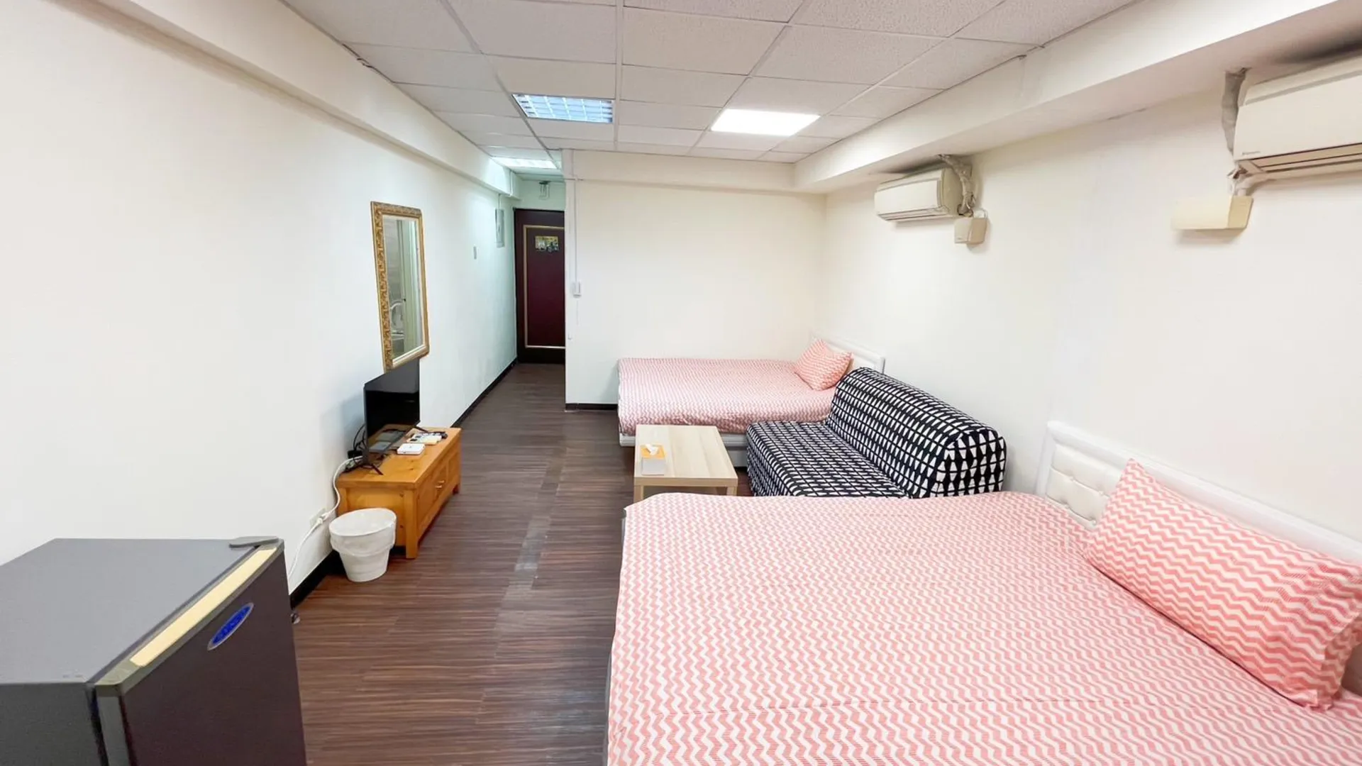 타이베이 타이베이 메인역의 프라이빗 하우스 (100m², 침실 1개, 프라이빗 욕실 1개) 2성급 싱글룸 레스토랑