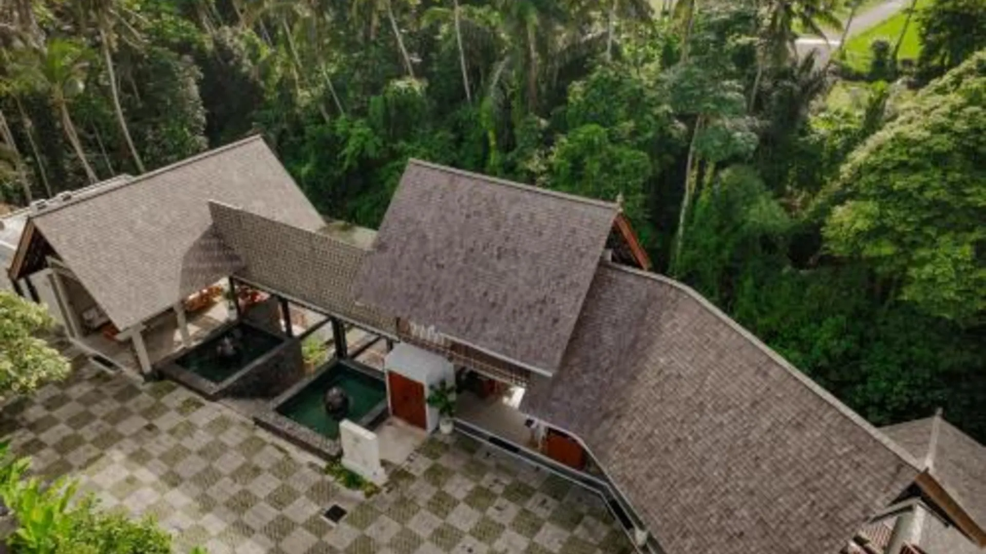 발리 아디와나 우나기 리버프론트 5성급 호텔 전망