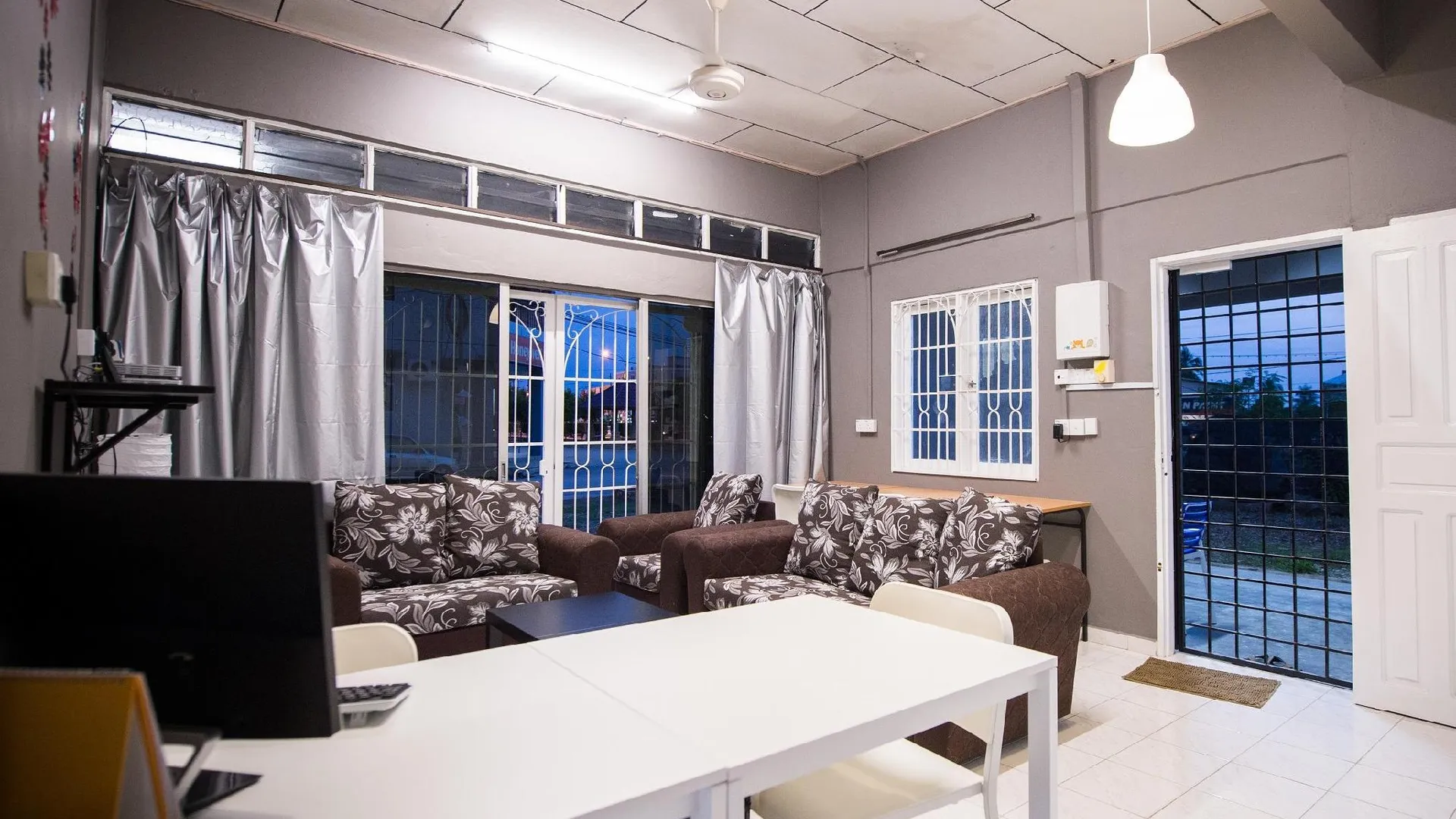 추카이 케마만 로지 앤 카페 1성급 호텔 객실