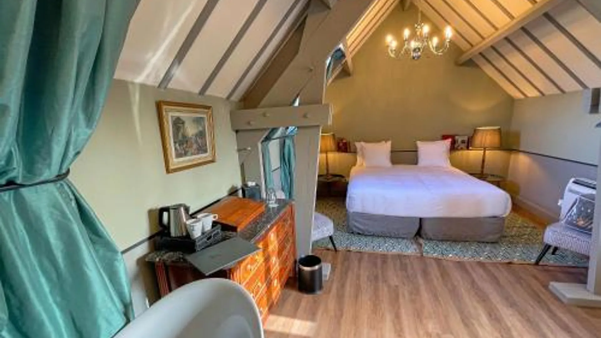 루얼 말메이슨 Le Fruit Défendu 3성급 호텔 스위트룸