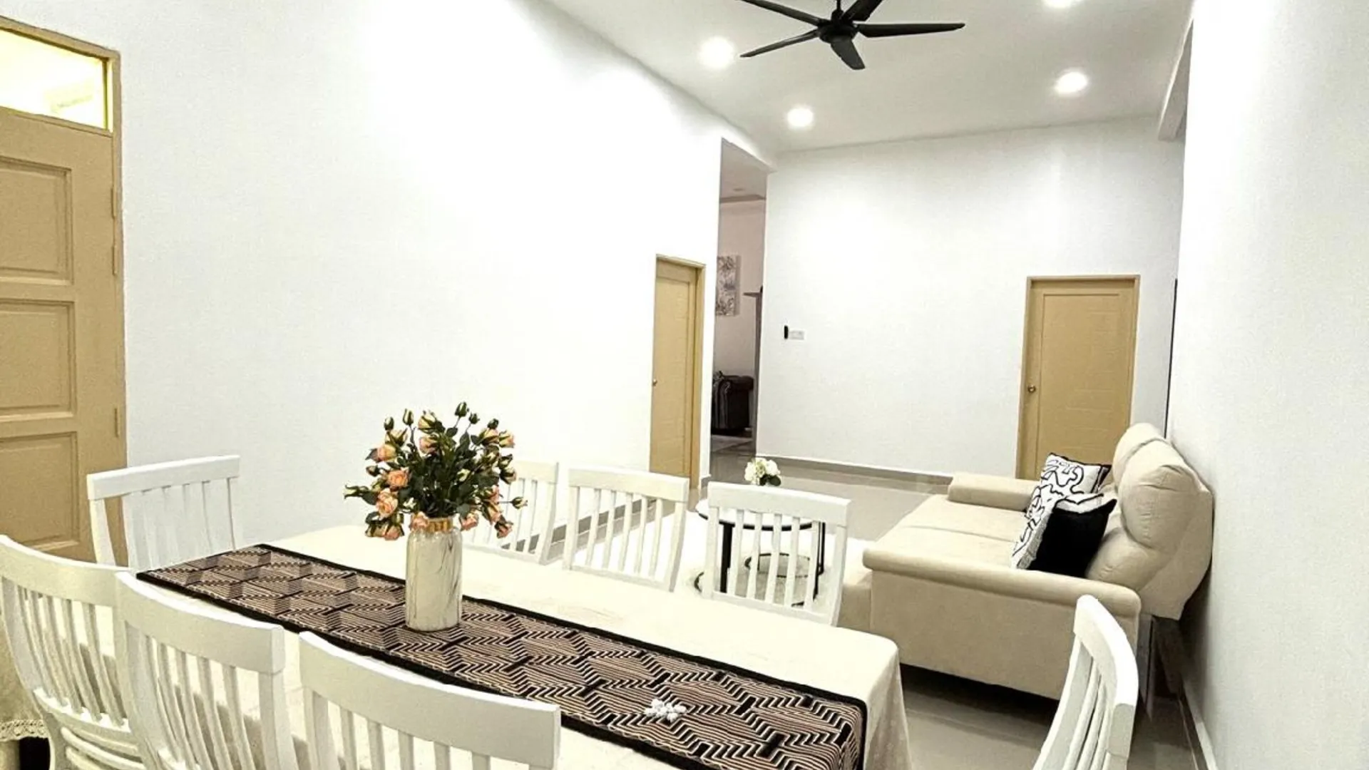 둥군 둥근의 프라이빗 하우스 (1700m², 침실 3개, 프라이빗 욕실 3개) 2성급 싱글룸 객실