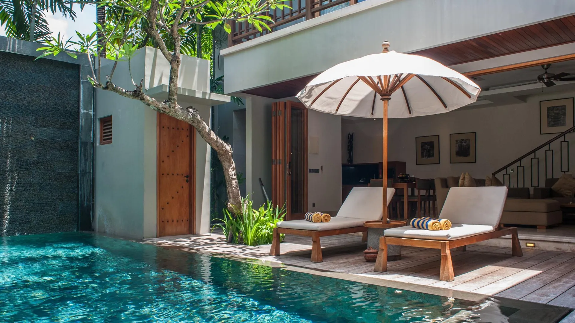 발리 코에노코에니 빌라 5성급 호텔 객실