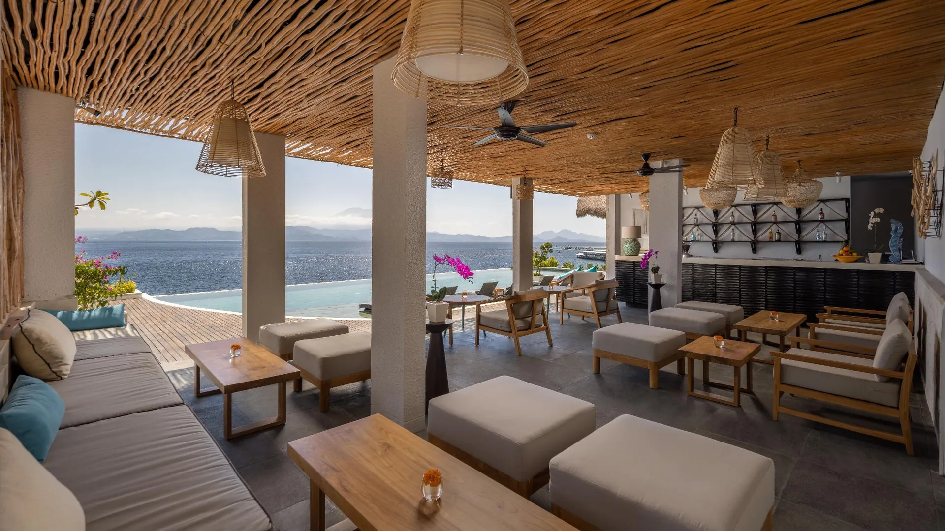 발리 프라마나 나투라 누사 페니다 4성급 호텔 로비