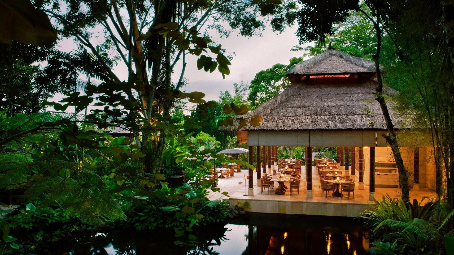 발리 코모 우마 우붓 5성급 호텔 레스토랑