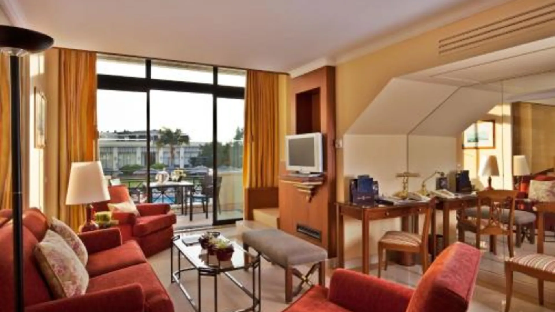 카스카이스 팔라시오 에스토릴 골프 앤 웰니스 5성급 호텔 스위트룸