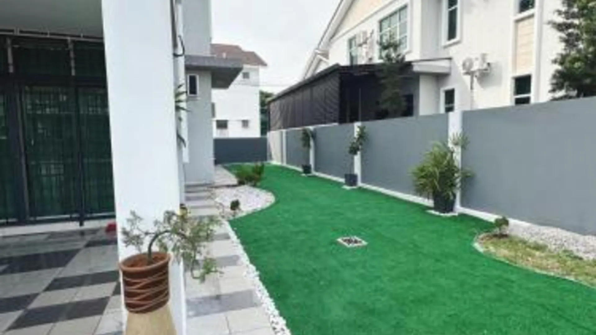 이포 캄풍 자와의 빌라 (3000m², 침실 4개, 프라이빗 욕실 4개) 3성급 게스트하우스 외관