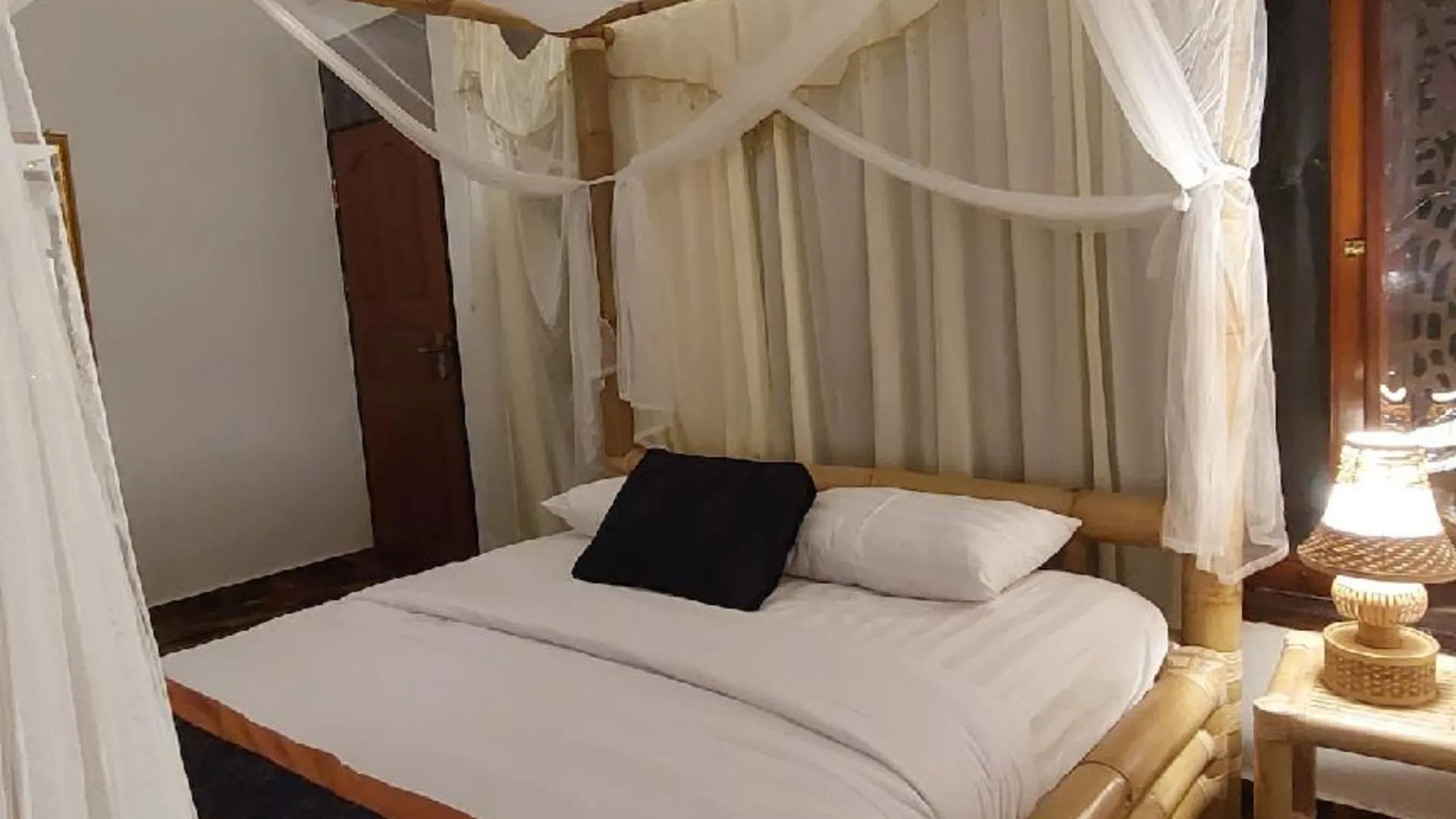 발리 Ariwigangga Guest House 2성급 게스트하우스 스위트룸