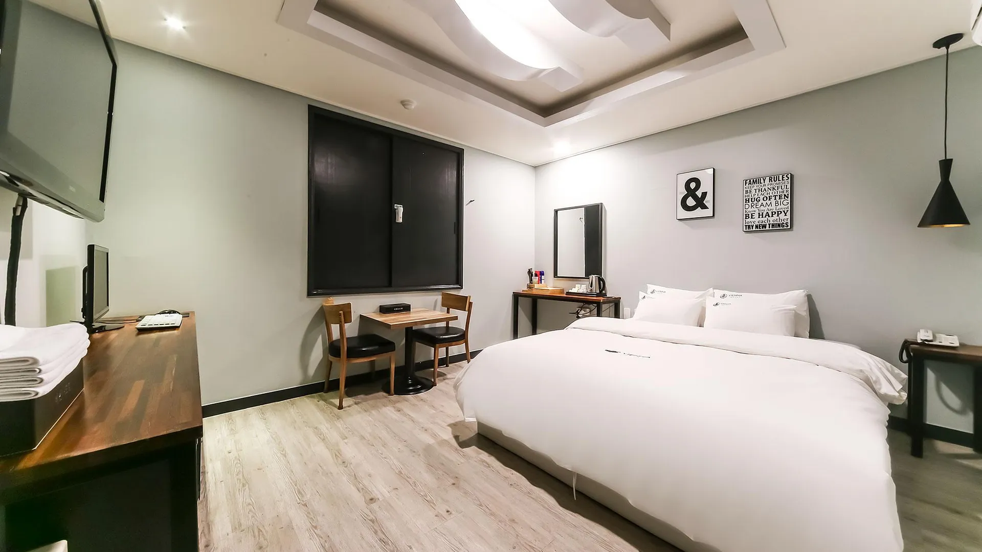 창원 창원 팔용동 비엔나(VIENNA) 호텔 스위트룸