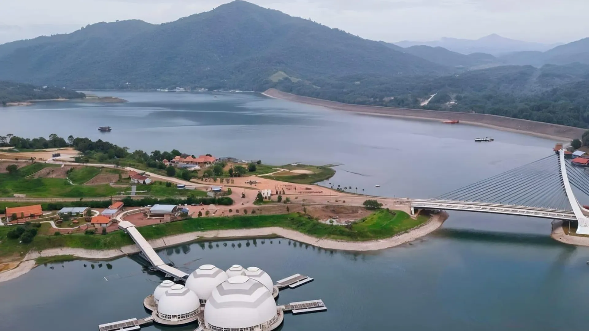 쿠알라테렝가누 Sri Midin Stay 3성급 싱글룸 수영장