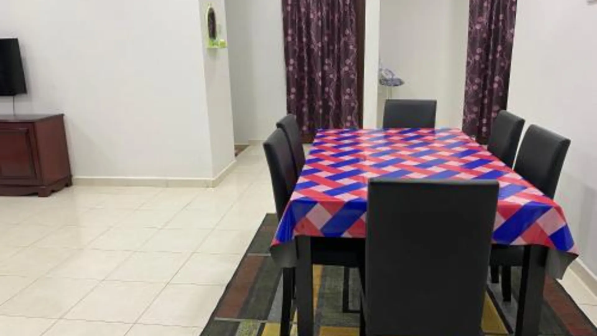 코타바루 판타이 차하야 부란 (PCB)의 프라이빗 하우스 (1300m², 침실 3개, 프라이빗 욕실 3개) 3성급 게스트하우스 수영장