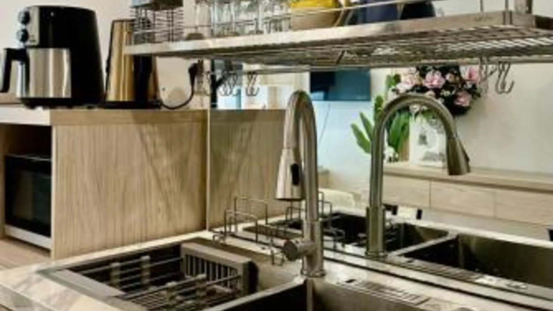 호치민 Shi House -Cozy 2BR, S1001 Beautiful Vinhomes Q9 4성급 싱글룸 레스토랑