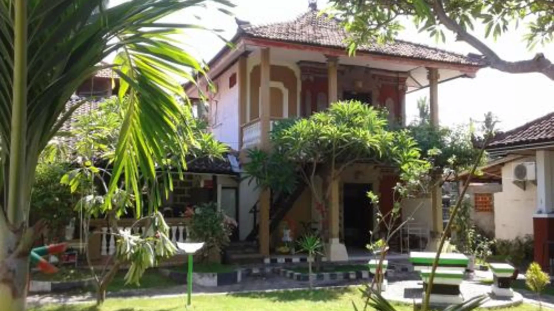 발리 푸리 만다라 로비나 호텔 수영장