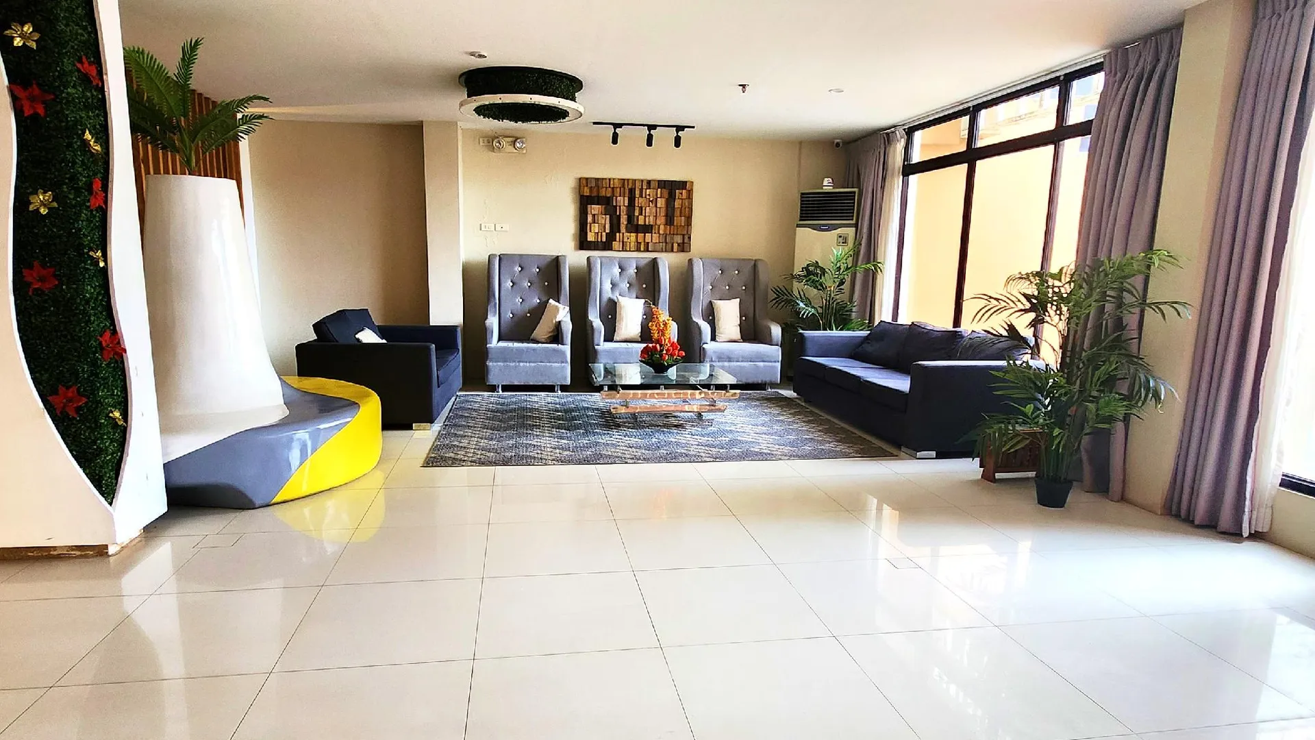 세부 DLT 스위트 세부 파워드 바이 코코텔 3성급 호텔 레스토랑