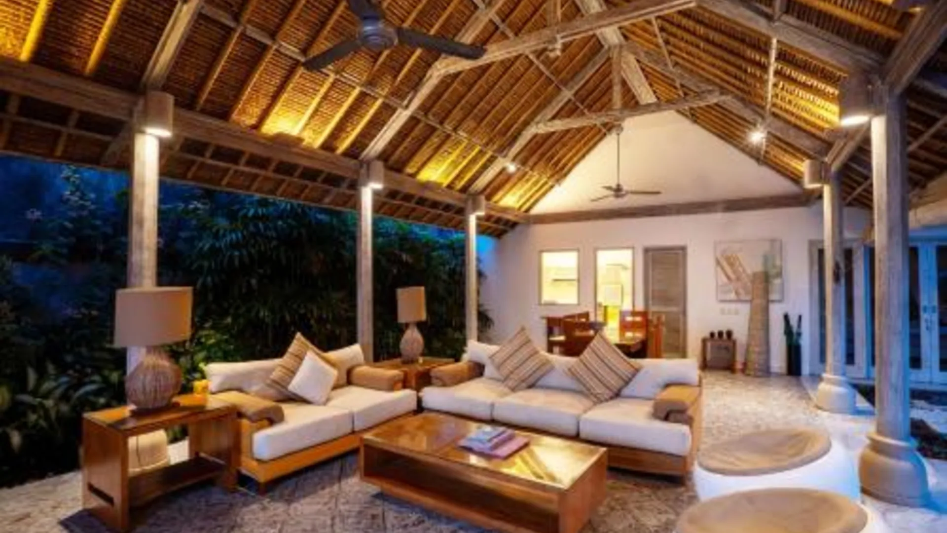 발리 세린 빌라 4성급 호텔 외관