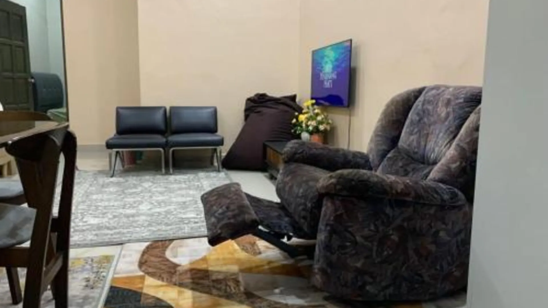 타나 메라 젤리의 프라이빗 하우스 (1050m², 침실 3개, 프라이빗 욕실 2개) 4성급 게스트하우스 레스토랑