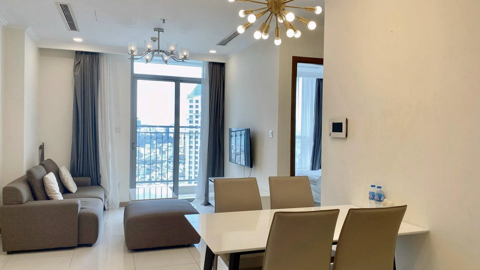 호치민 빈탄의 프라이빗 하우스 (m², 침실 1개, 프라이빗 욕실 1개) 2성급 싱글룸 로비